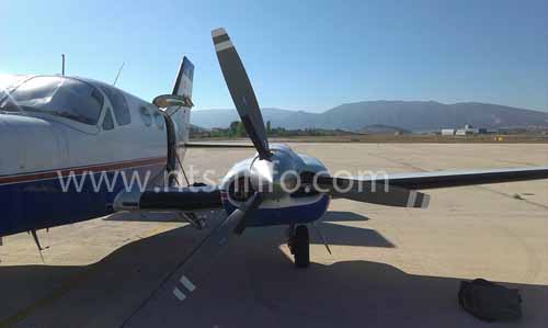 Cessna-left-propeller-c-sm.jpg