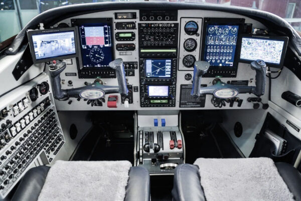 P68R-Cockpit-mod.jpg